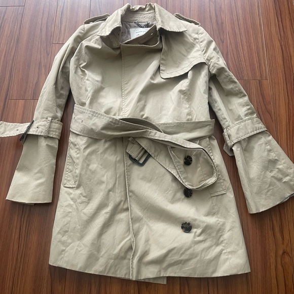 Banana Republic Trench Coat - Picture 4 of 5